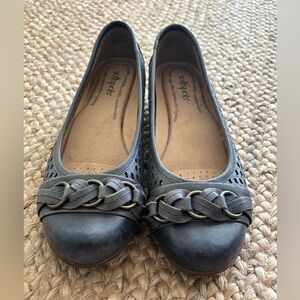 Softspots Women's Posie Leather Flats in Laser Navy Blue 9N